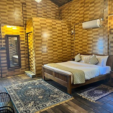 Sterling Padam Pench Hotel Khawāsa Екстериор снимка