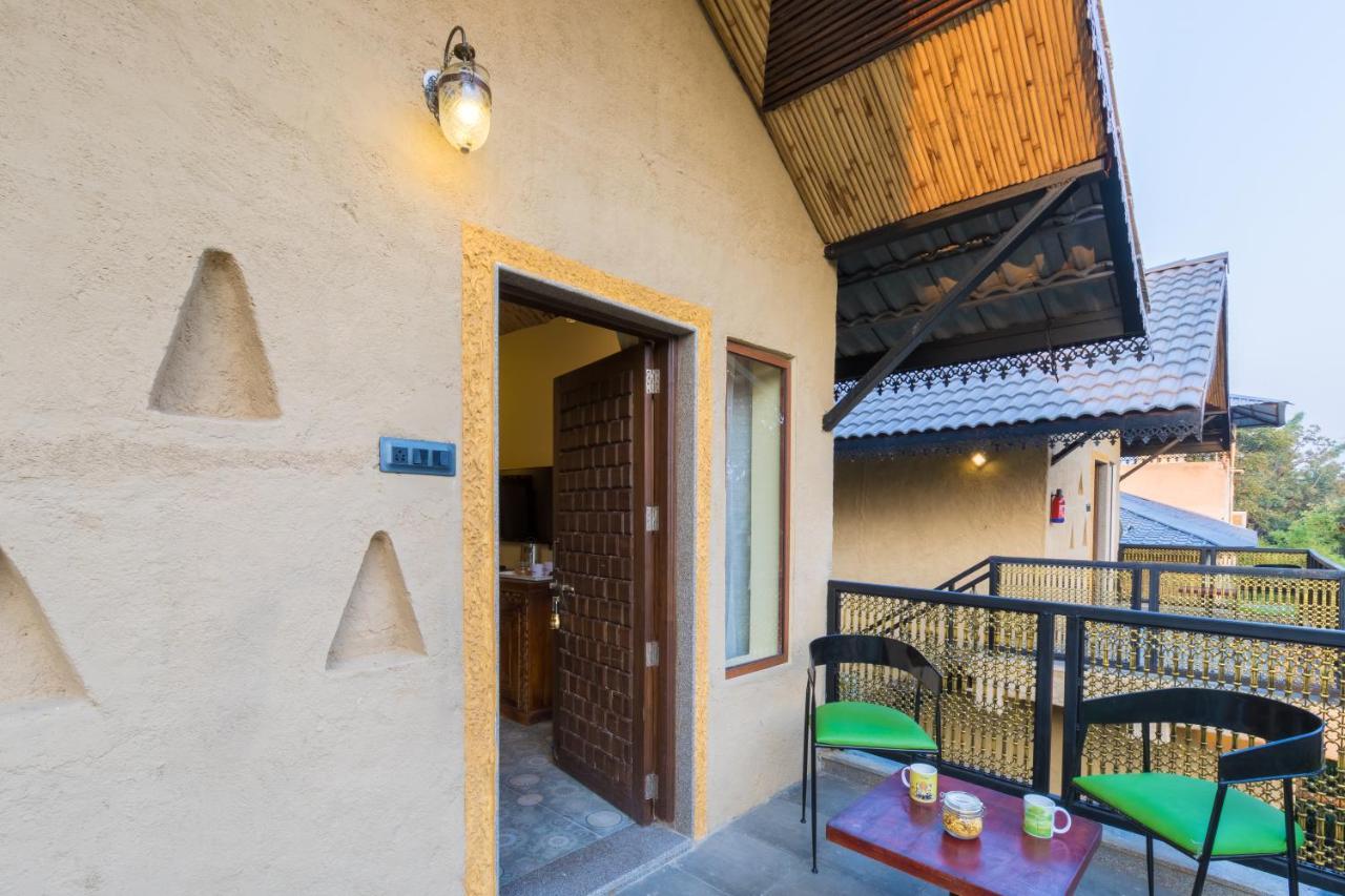Sterling Padam Pench Hotel Khawāsa Екстериор снимка
