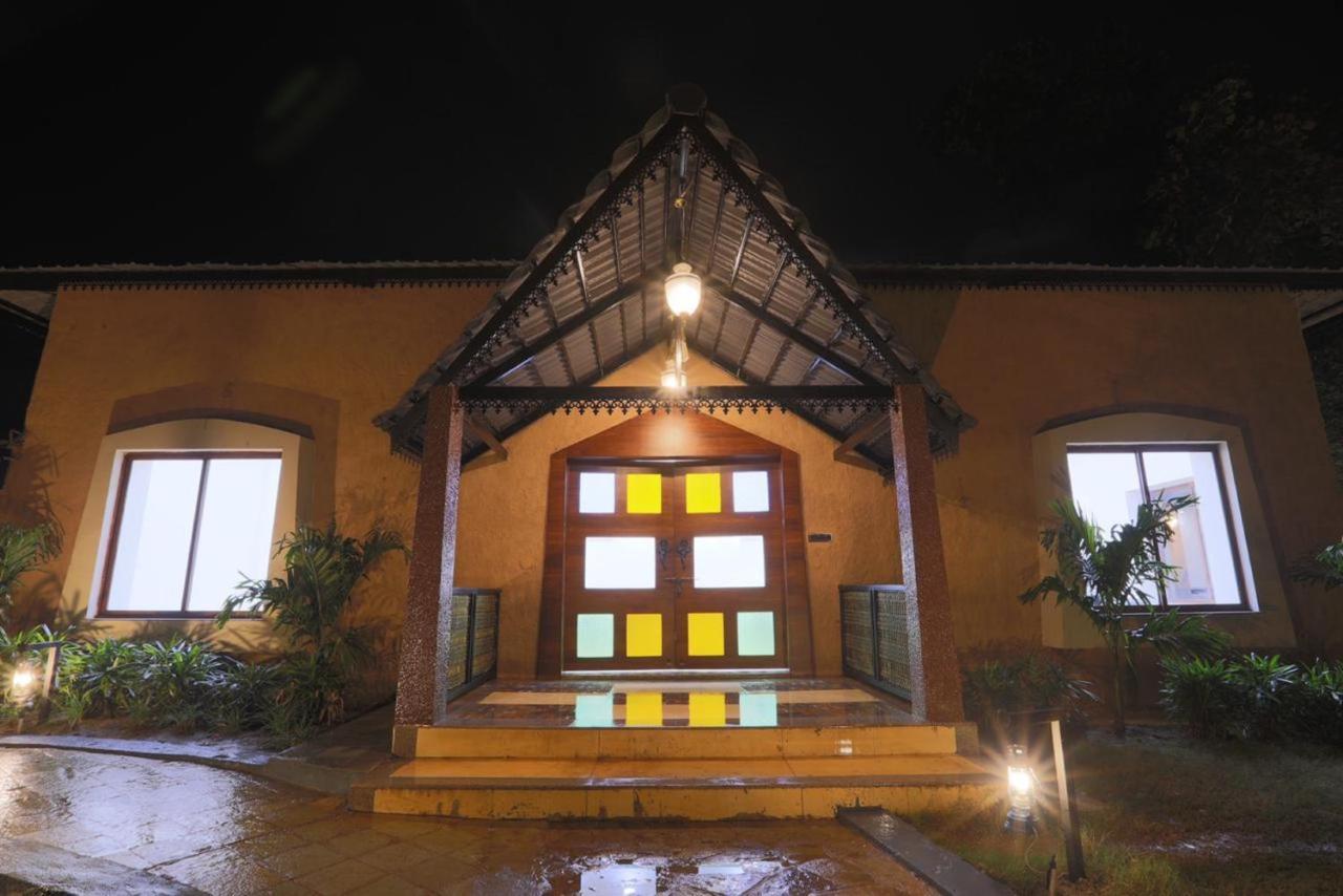 Sterling Padam Pench Hotel Khawāsa Екстериор снимка