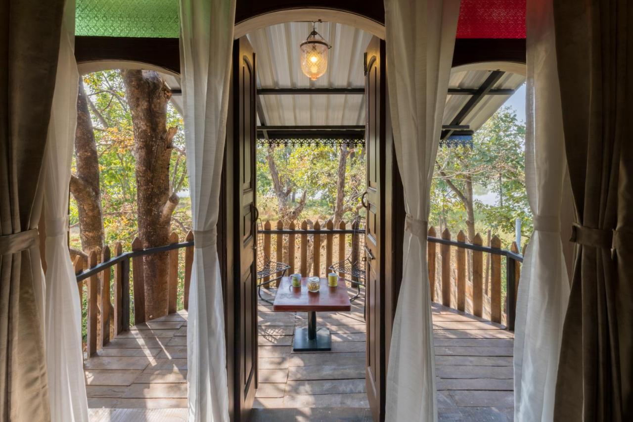 Sterling Padam Pench Hotel Khawāsa Екстериор снимка