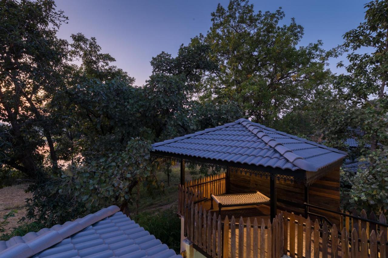 Sterling Padam Pench Hotel Khawāsa Екстериор снимка