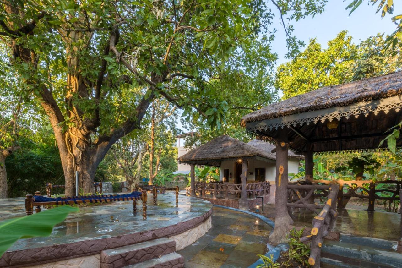 Sterling Padam Pench Hotel Khawāsa Екстериор снимка