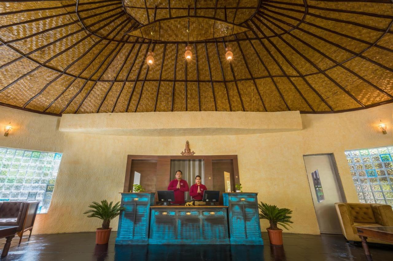 Sterling Padam Pench Hotel Khawāsa Екстериор снимка