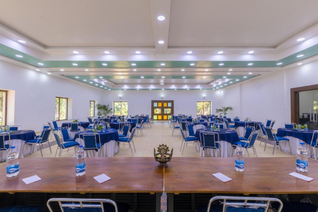 Sterling Padam Pench Hotel Khawāsa Екстериор снимка