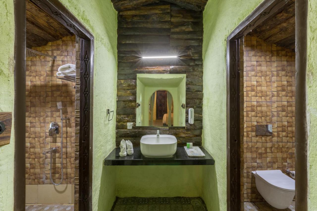 Sterling Padam Pench Hotel Khawāsa Екстериор снимка