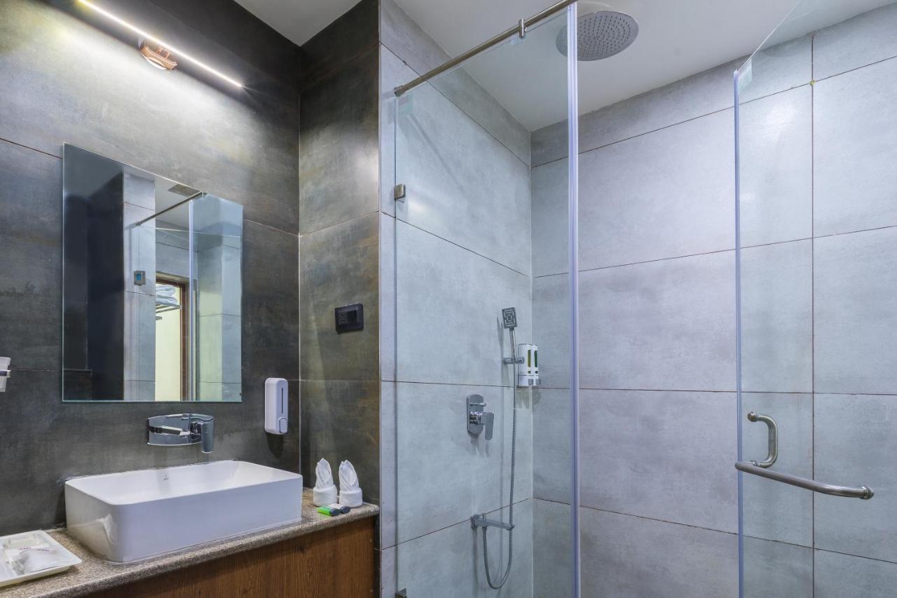 Sterling Padam Pench Hotel Khawāsa Екстериор снимка