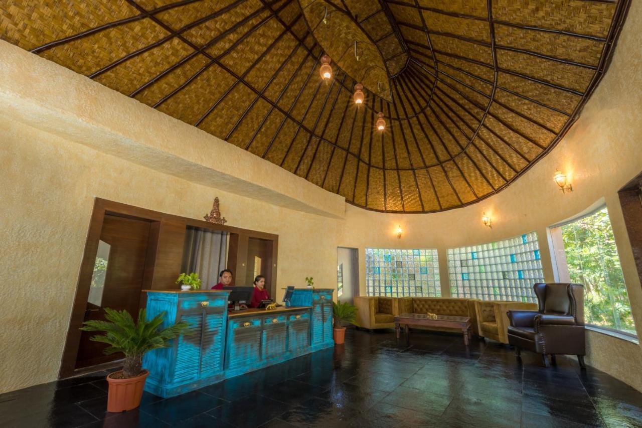 Sterling Padam Pench Hotel Khawāsa Екстериор снимка